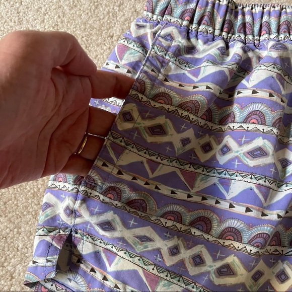Patagonia Barely Baggie Lavender Floral Geometric Print Shorts. Size Small - Picture 5 of 9